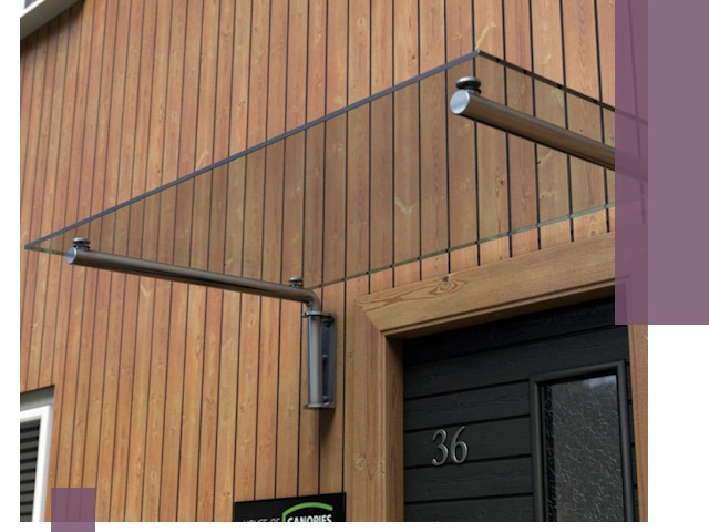 Стеклянные козырьки на входы и фасады в Чите