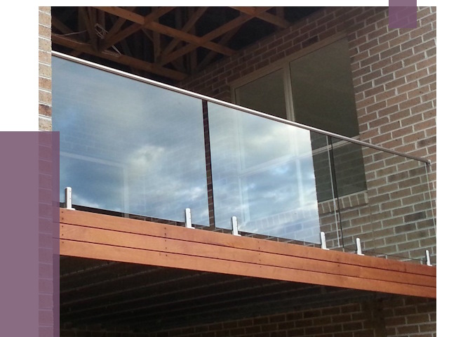 Стеклянные парапеты на крыше и террасе в Чите от 11644 руб. | ПРОЛЁТ-Чта