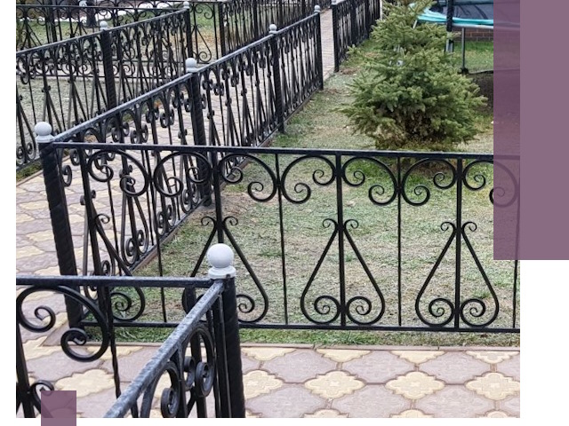 Кованые газонные ограждения под ключ в Чите